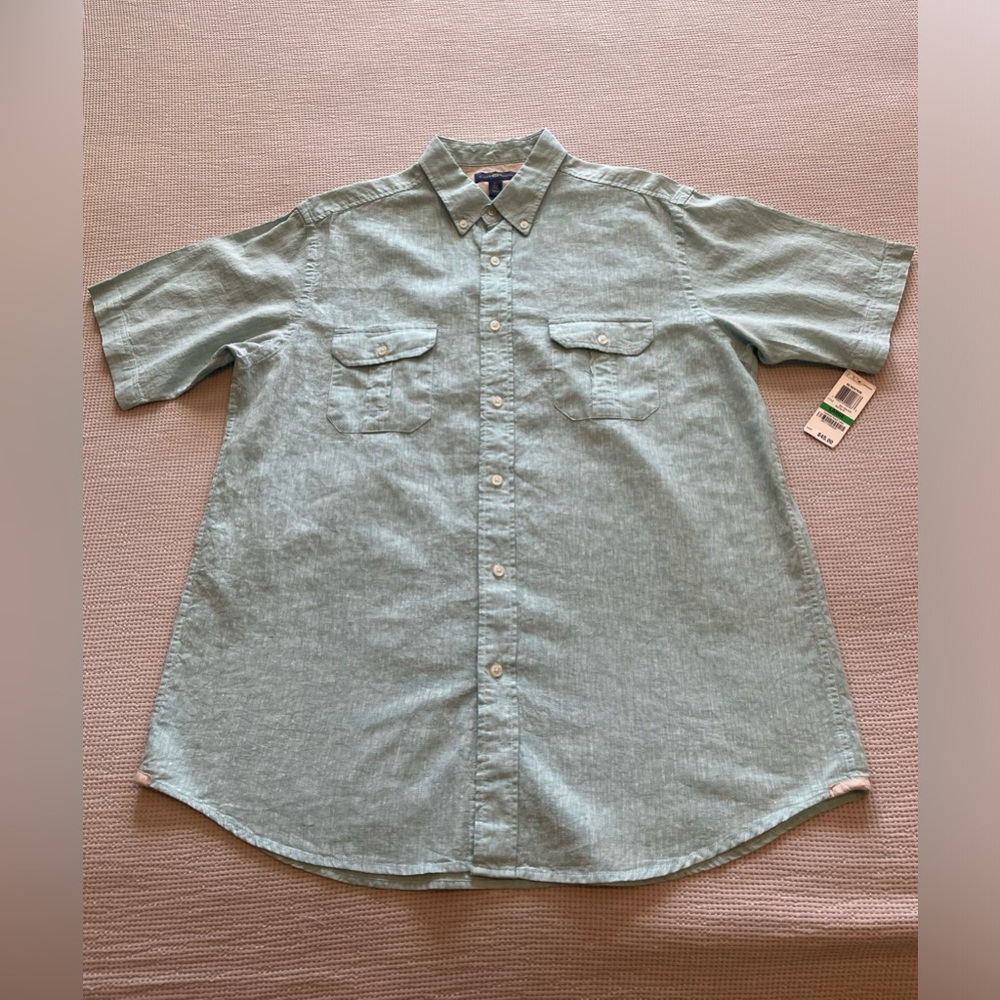 Club Room Macys Men’s linen/cotton short slv button down shirt. 2 chest pocket